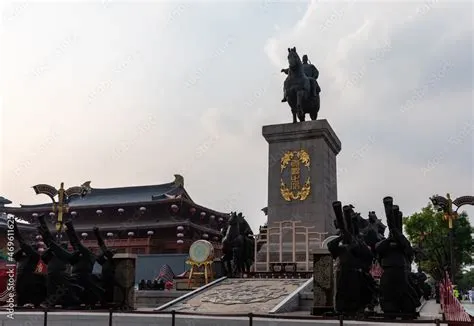 Equestrian Statue of Emperor Taizong? A Monumental Celebration of Power and Grace!